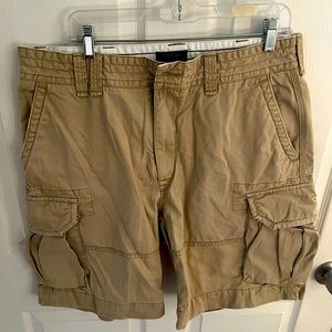 POLO RALPH LAUREN • MENS CARGO SHORT • slightly used • 9/10 conditon